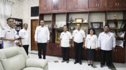 Penyerahan Empat SK Plt Oleh Bupati Toba Effendi Napitupulu